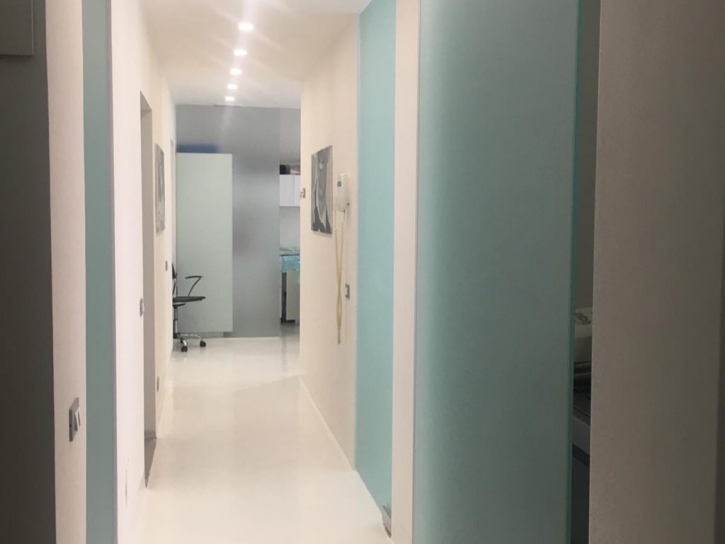 corridoio studio dentistico